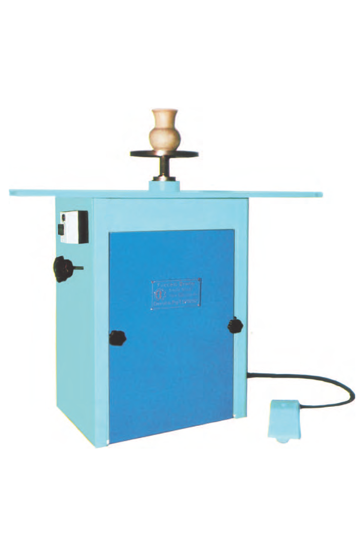 TORNIO ELETTRONICO<br />
PER RIPULITURA E<br />
SPUGNATURA